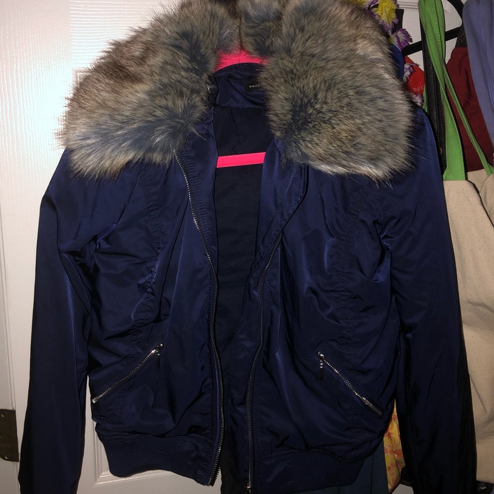 Bomber jacket with fur